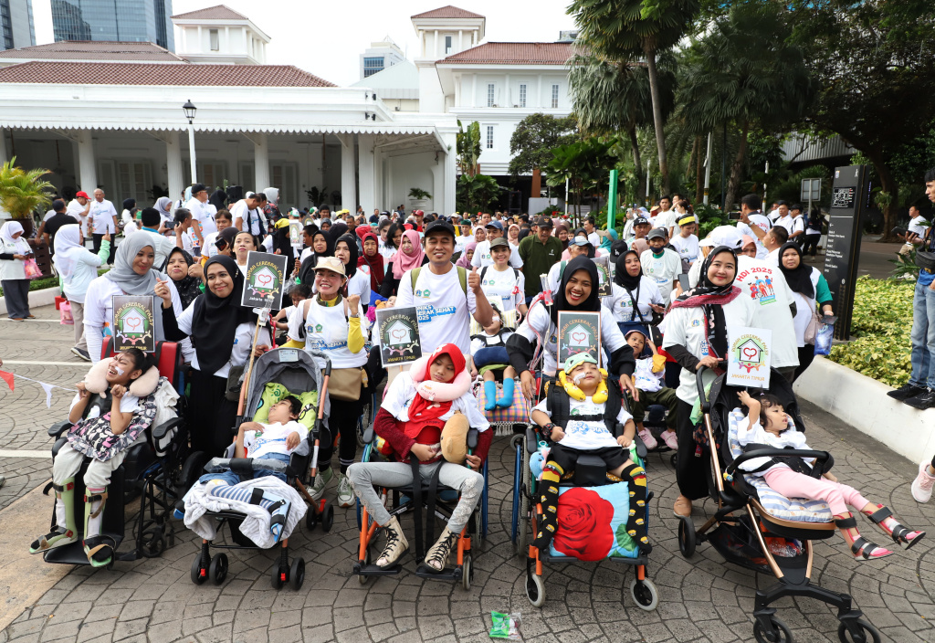 Dewan Nasional Indonesia Untuk Kesejahteraan Sosial (DNIKS) dalam peringati Hari Disabilitas Internasional menggelar Gerak Sehat 2025 (Ashar/SinPo.id)