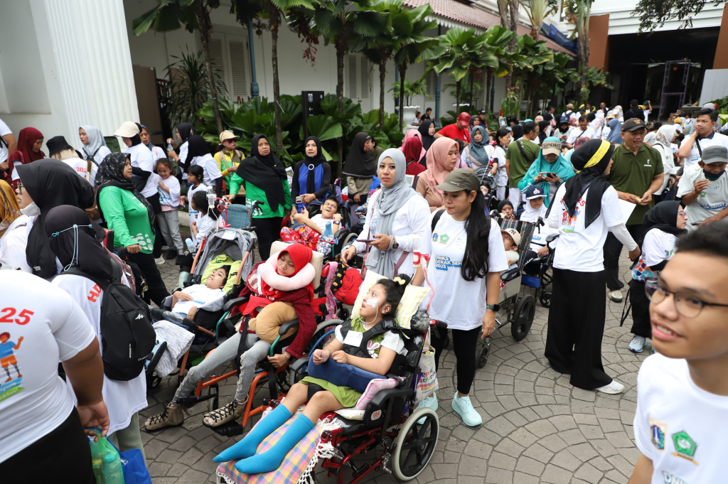 Dewan Nasional Indonesia Untuk Kesejahteraan Sosial (DNIKS) dalam peringati Hari Disabilitas Internasional menggelar Gerak Sehat 2025 (Ashar/SinPo.id)
