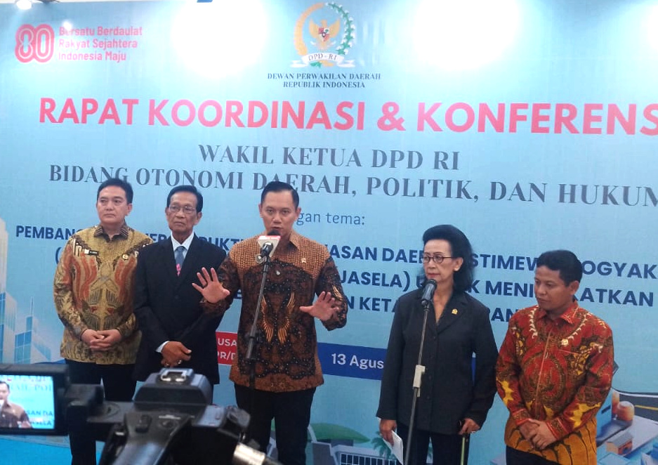 Wakil Ketua DPD GKR Hemas gelar rakor dengan Menko Insfratruktur Agus Harimurti Yudhoyono membahas Pembangunan di kawasan Daerah Istimewa Yogyakarta (Ashar/SinPo.id)