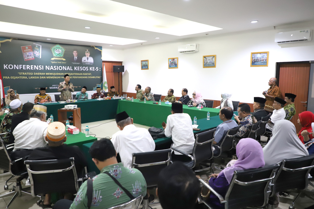 Ketua DPD Sultan Bachtiar Najamudin menghadiri Konferensi Nasional Kesejahteraan Sosial di Kantor DNIKS (Ashar/SinPo.id)