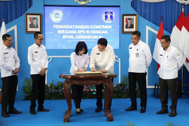 Sekjen DPD RI Muhammad Iqbal resmi luncurkan aplikasi JDIH (Ashar/SinPo.id)