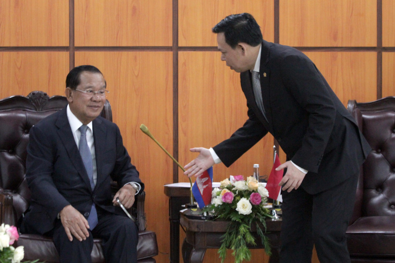 Ketua DPD RI Terima Kunjungan Presiden Senat KambojaSamdech Akka Moha Sena Padei Techo Hun Sen (Ashar/SinPo.id)