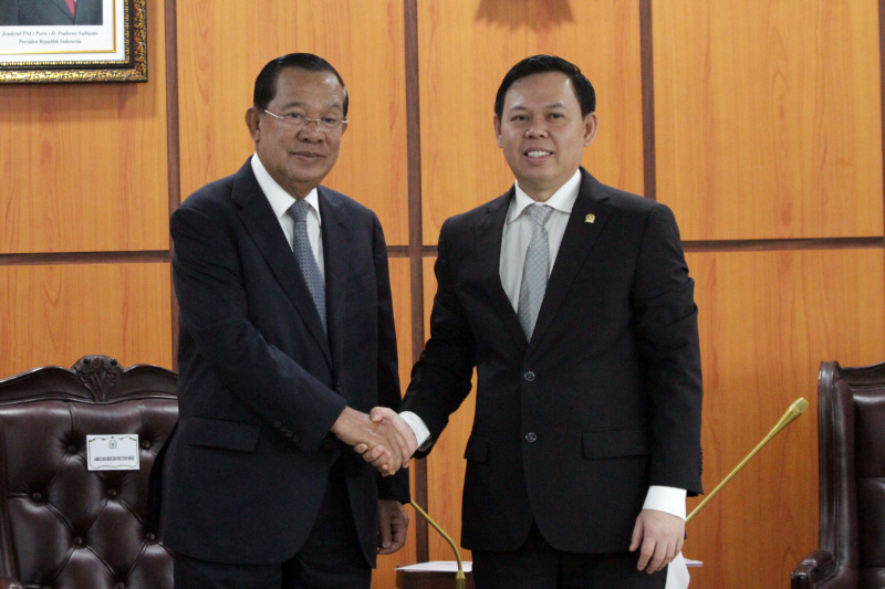 Ketua DPD RI Terima Kunjungan Presiden Senat KambojaSamdech Akka Moha Sena Padei Techo Hun Sen (Ashar/SinPo.id)