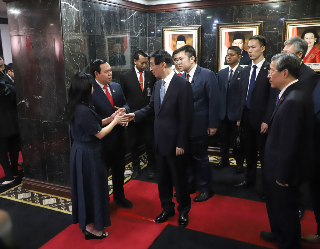 Ketua DPD RI Sultan Bachtiar Najamudin menerima kunjungan Kehormatan dari Ketua CPPCC Prof Wang Huning di Ruang  Nusantara II