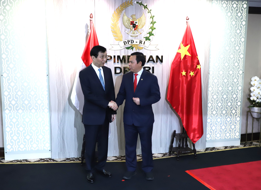 Ketua DPD RI Sultan Bachtiar Najamudin menerima kunjungan Kehormatan dari Ketua CPPCC Prof Wang Huning di Ruang  Nusantara II