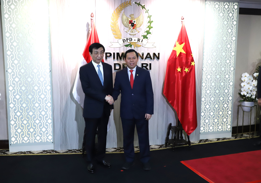 Ketua DPD RI Sultan Bachtiar Najamudin menerima kunjungan Kehormatan dari Ketua CPPCC Prof Wang Huning di Ruang  Nusantara II