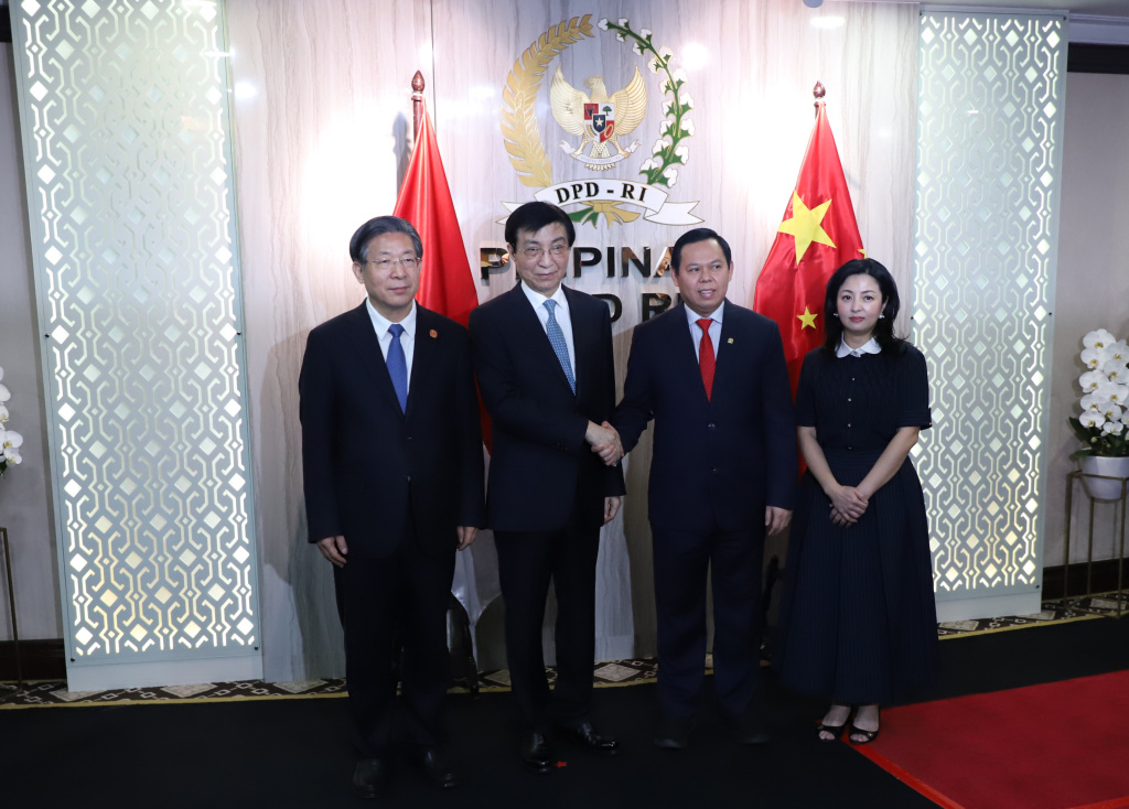 Ketua DPD RI Sultan Bachtiar Najamudin menerima kunjungan Kehormatan dari Ketua CPPCC Prof Wang Huning di Ruang  Nusantara II