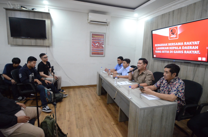 Projo menggelar konfrensi pers terkait dukungan Pilkada Serentak 2024 nanti ikut ke visi pemerintahan Prabowo-Gibran (Ashar/SinPo.id)