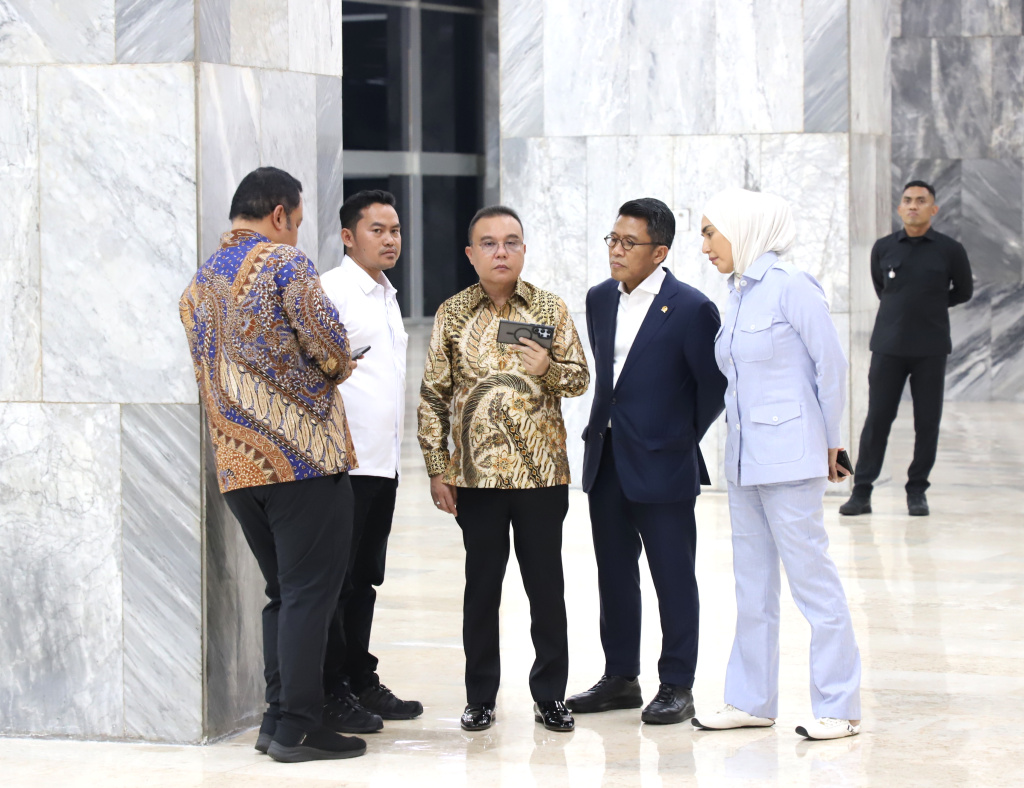 Pimpinan DPR Prof Sufmi Dasco Ahmad apresiasi putusan Presiden Prabowo pergantian pimpinan BGN (Ashar/SinPo.id)