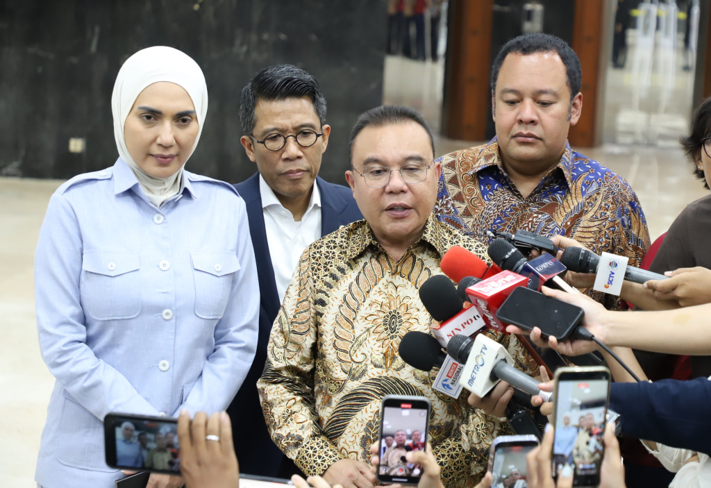 Pimpinan DPR Prof Sufmi Dasco Ahmad apresiasi putusan Presiden Prabowo pergantian pimpinan BGN (Ashar/SinPo.id)