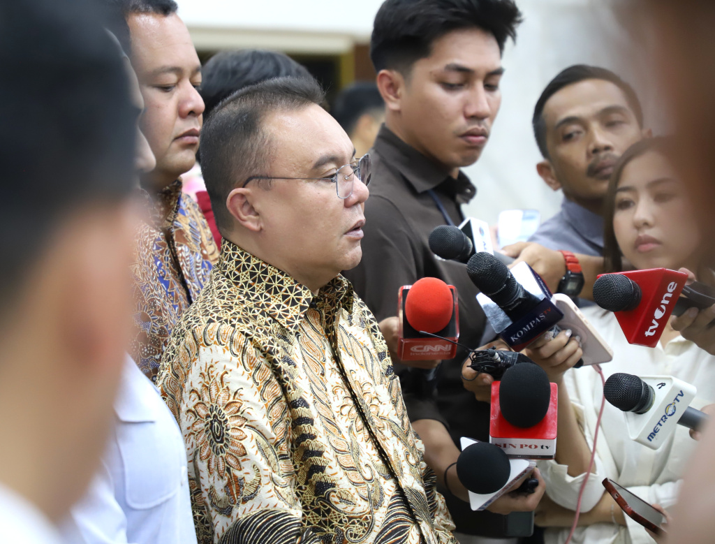 Pimpinan DPR Prof Sufmi Dasco Ahmad apresiasi putusan Presiden Prabowo pergantian pimpinan BGN (Ashar/SinPo.id)