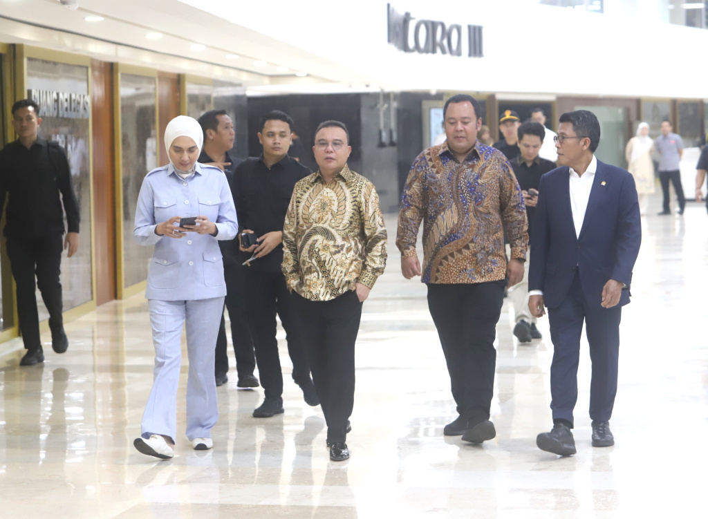 Pimpinan DPR Prof Sufmi Dasco Ahmad apresiasi putusan Presiden Prabowo pergantian pimpinan BGN (Ashar/SinPo.id)