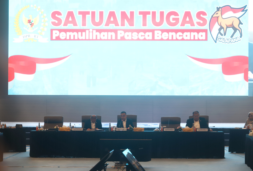 DPR dan Pemerintah menggelar rapat Satgas Galapana pemulihan pasca bencana Aceh dan Sumatera (Ashar/SinPo.id)