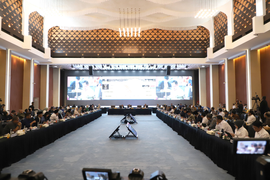 DPR dan Pemerintah menggelar rapat Satgas Galapana pemulihan pasca bencana Aceh dan Sumatera (Ashar/SinPo.id)