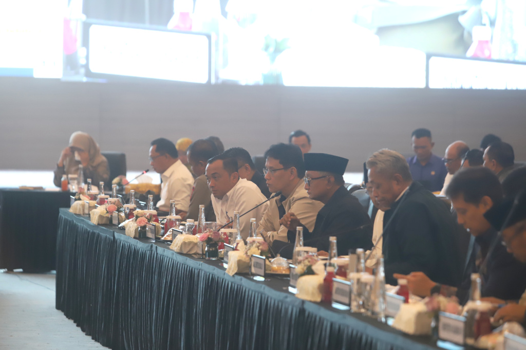 DPR dan Pemerintah menggelar rapat Satgas Galapana pemulihan pasca bencana Aceh dan Sumatera (Ashar/SinPo.id)