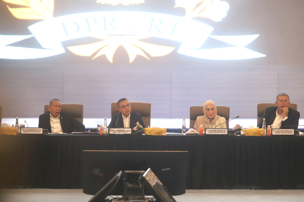 DPR dan Pemerintah menggelar rapat Satgas Galapana pemulihan pasca bencana Aceh dan Sumatera (Ashar/SinPo.id)