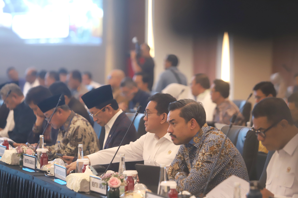 DPR dan Pemerintah menggelar rapat Satgas Galapana pemulihan pasca bencana Aceh dan Sumatera (Ashar/SinPo.id)