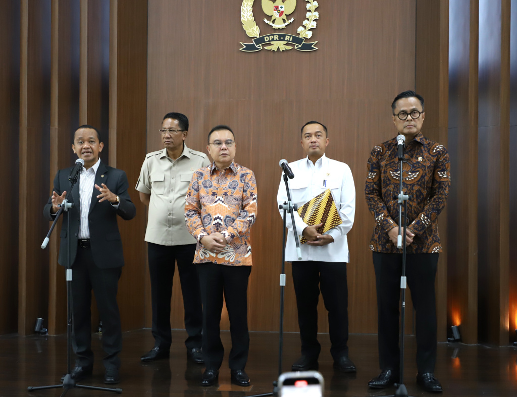 Pimpinan DPR Prof Sufmi Dasco Ahmad menggelar rapat koordinasi mempercepat pertumbuhan ekonomi sekaligus kemudian membicarakan tata kelola ekspor yang akan dilakukan oleh DSI (Ashar/SinPo.id)