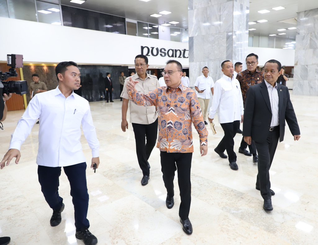 Pimpinan DPR Prof Sufmi Dasco Ahmad menggelar rapat koordinasi mempercepat pertumbuhan ekonomi sekaligus kemudian membicarakan tata kelola ekspor yang akan dilakukan oleh DSI (Ashar/SinPo.id)