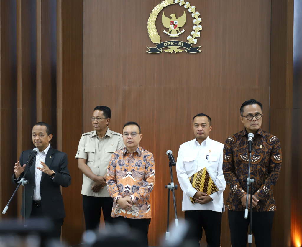 Pimpinan DPR Prof Sufmi Dasco Ahmad menggelar rapat koordinasi mempercepat pertumbuhan ekonomi sekaligus kemudian membicarakan tata kelola ekspor yang akan dilakukan oleh DSI (Ashar/SinPo.id)