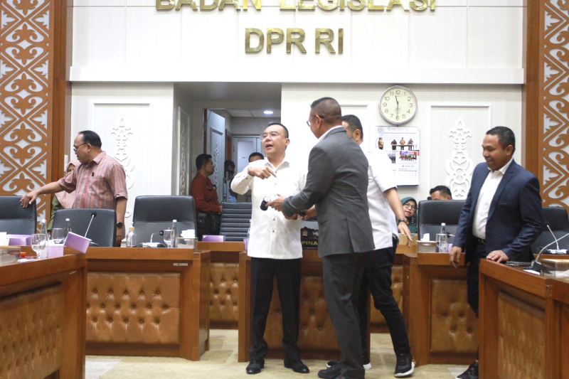 DPR RI mengganti Ketua Baleg sebelumnya Supratman Andi Agtas digantikan oleh Wihadi Wiyanto dari Fraksi Gerindra (Ashar/SinPo.id)