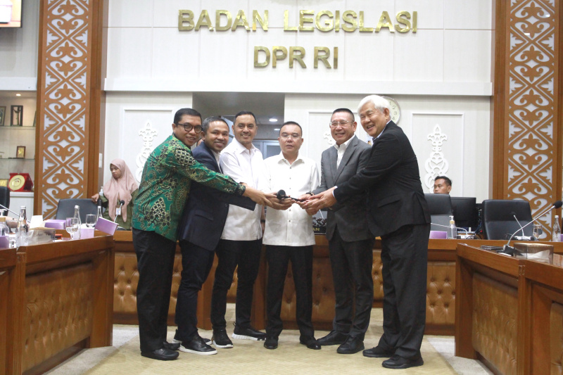 DPR RI mengganti Ketua Baleg sebelumnya Supratman Andi Agtas digantikan oleh Wihadi Wiyanto dari Fraksi Gerindra (Ashar/SinPo.id)