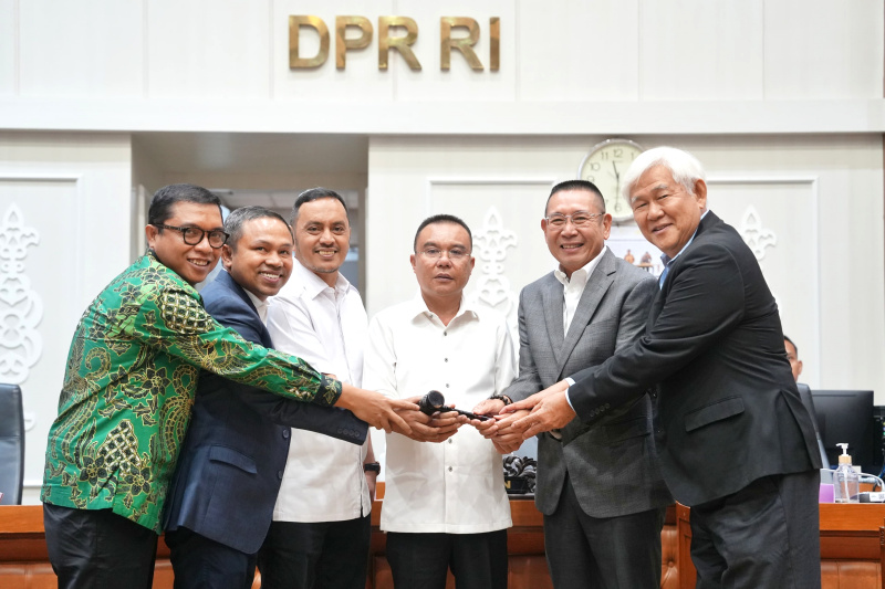 DPR RI mengganti Ketua Baleg sebelumnya Supratman Andi Agtas digantikan oleh Wihadi Wiyanto dari Fraksi Gerindra (Ashar/SinPo.id)