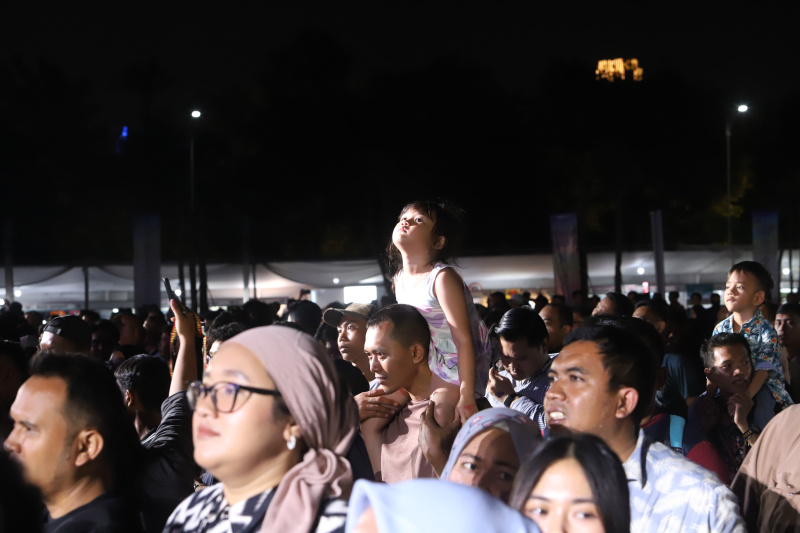 DPR RI menggelar konser musik People Fest