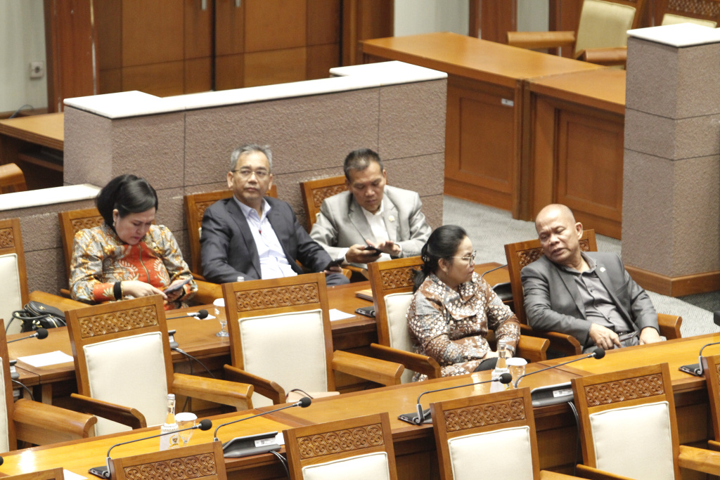 DPR RI gelar rapat paripurna ke-28 masa persidanagsn V tahun sidang 2022-2023 membahas tentang agenda laporan hasil RAPBN tahun 2024 (Ashar/SinPo.id)