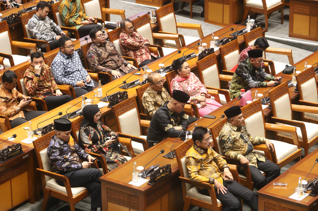 DPR menggelar Rapat Paripurna Khusus membahas kinerja DPR 2024-2025 (Ashar/SinPo.id)