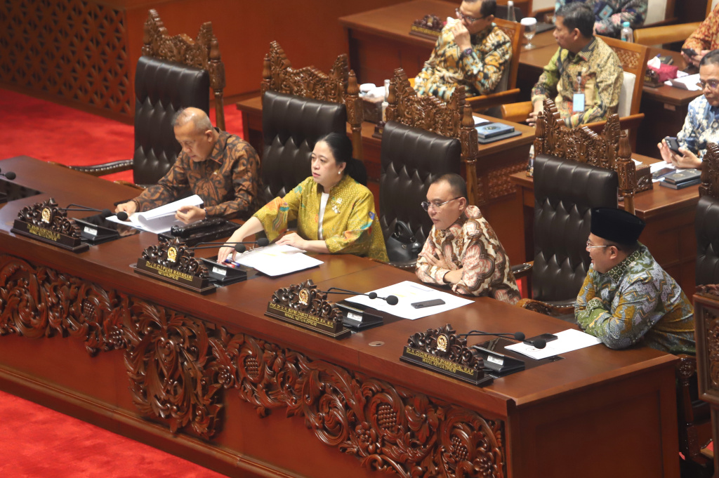 DPR menggelar Rapat Paripurna Khusus membahas kinerja DPR 2024-2025 (Ashar/SinPo.id)