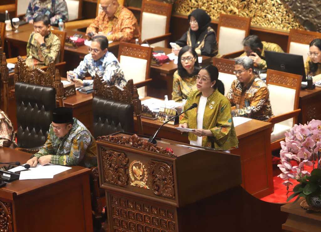 DPR menggelar Rapat Paripurna Khusus membahas kinerja DPR 2024-2025 (Ashar/SinPo.id)