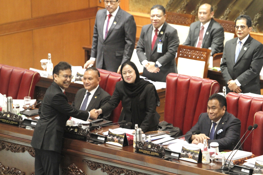 DPR gelar Paripurna Masa Persidangan V Resmi Sahkan RUU Kesehatan menjadi UU Kesehatan (Ashar/SinPo.id)