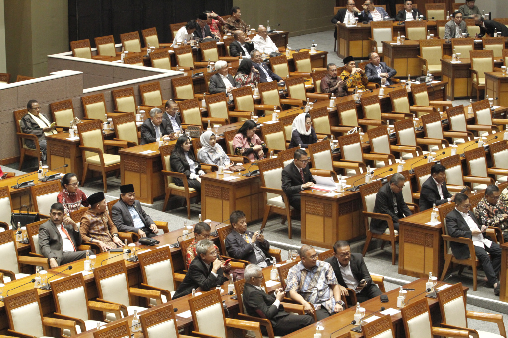 DPR gelar Paripurna Masa Persidangan V Resmi Sahkan RUU Kesehatan menjadi UU Kesehatan (Ashar/SinPo.id)