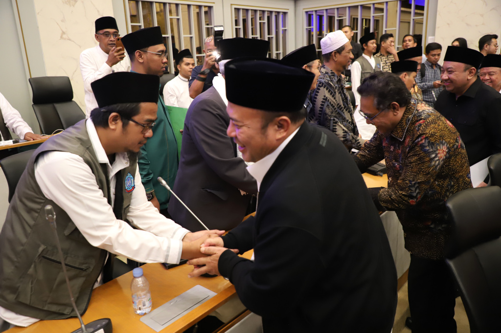 DPR menggelar pertemuan dengan Trans 7 terkait program Xpose Uncensored yang tidak sengaja menyinggung pondok pesantren Lirboyo (Ashar/SinPo.id)