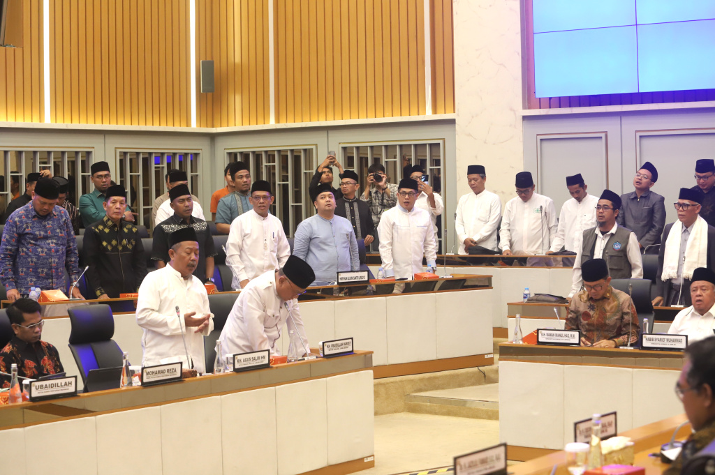 DPR menggelar pertemuan dengan Trans 7 terkait program Xpose Uncensored yang tidak sengaja menyinggung pondok pesantren Lirboyo (Ashar/SinPo.id)