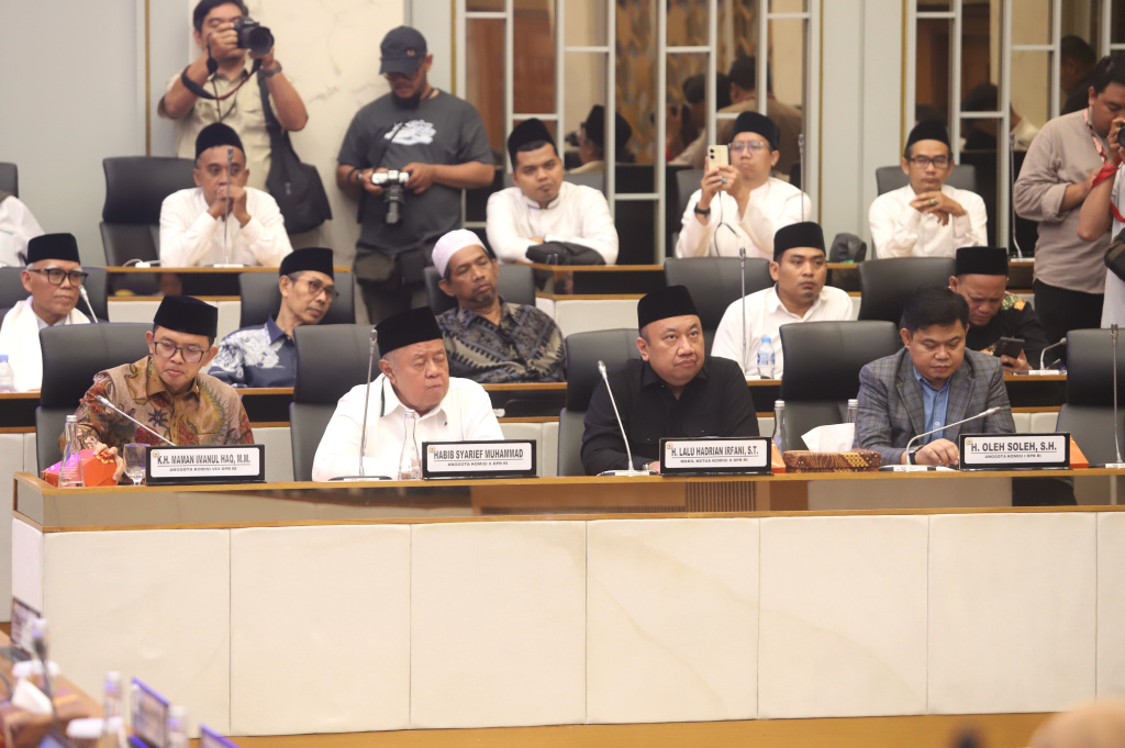 DPR menggelar pertemuan dengan Trans 7 terkait program Xpose Uncensored yang tidak sengaja menyinggung pondok pesantren Lirboyo (Ashar/SinPo.id)
