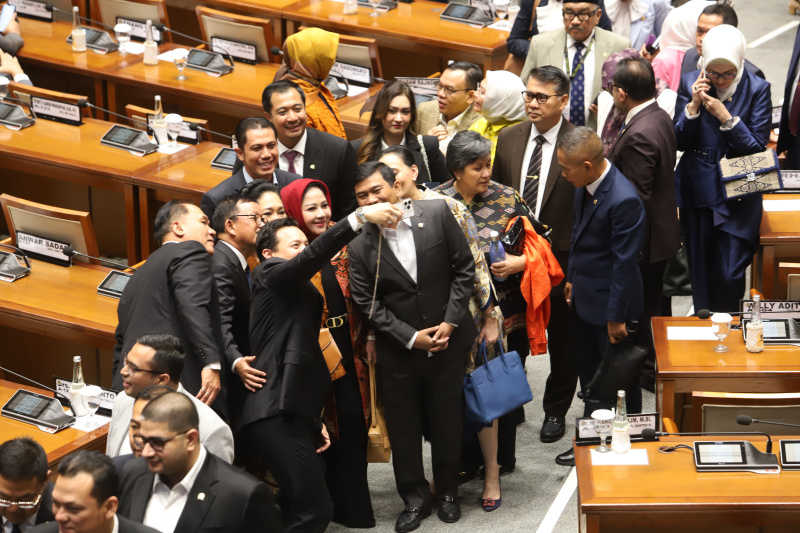 DPR gelar Rapat Paripurna membahas penetapan Alat Kelengkapan Dewan (Ashar/SinPo.id)