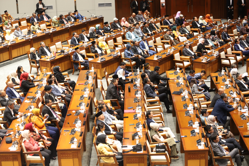 DPR gelar Rapat Paripurna membahas penetapan Alat Kelengkapan Dewan (Ashar/SinPo.id)
