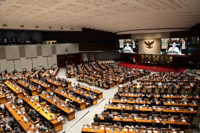 DPR gelar Rapat Paripurna membahas penetapan Alat Kelengkapan Dewan (Ashar/SinPo.id)