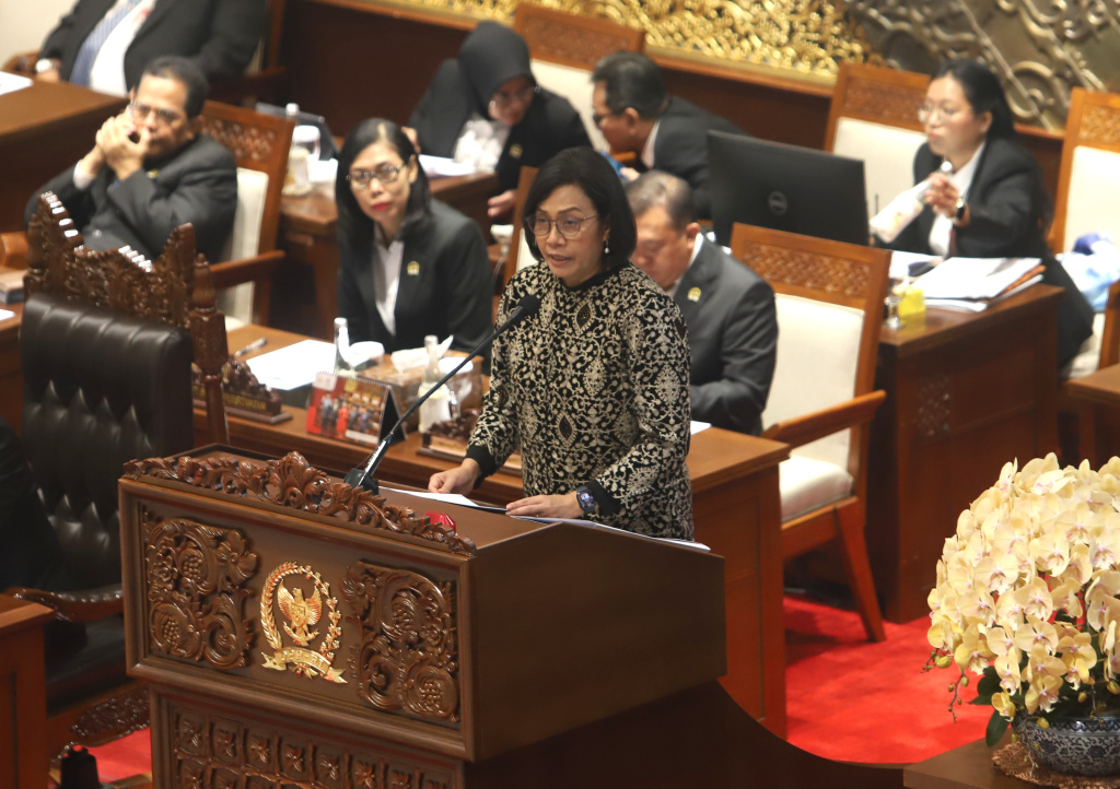 DPR gelar Rapat Paripurna ke-24 dengan Menteri Keuangan Sri Mulyani membacakan laporan keuangan APBN TA 2024 (Ashar/SinPo.id)