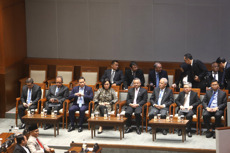 DPR gelar Rapat Paripurna ke-24 dengan Menteri Keuangan Sri Mulyani membacakan laporan keuangan APBN TA 2024 (Ashar/SinPo.id)