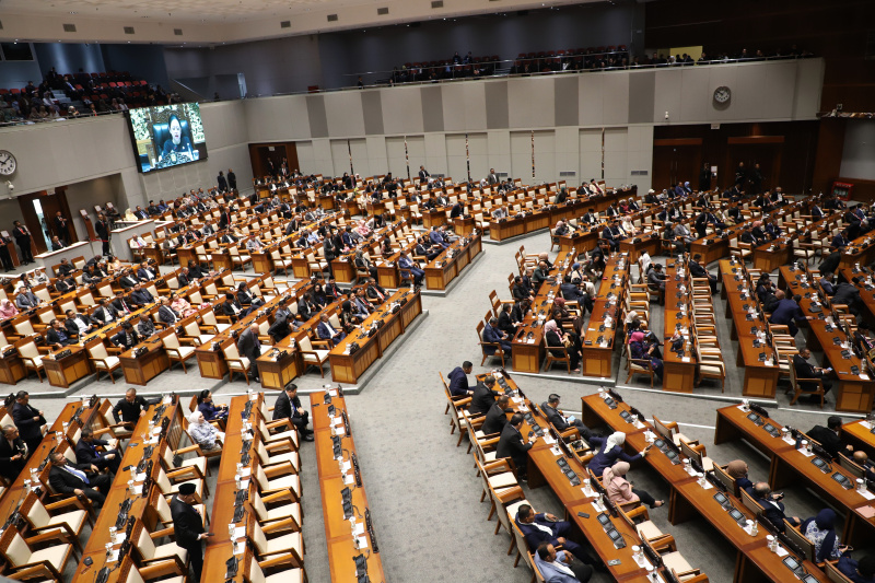 DPR menggelar Rapat Paripurna Masa Pembukaan Persidangan II dan Pelantikan Penganti Antarwaktu (PAW) Anggota DPR dan Anggota MPR RI Masa Jabatan 2024-2029 (Ashar/SinPo.id)