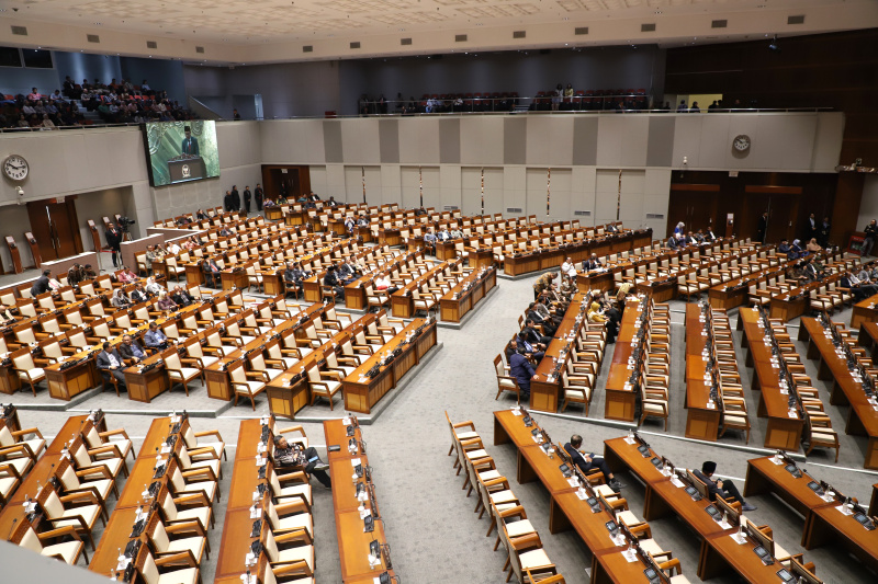DPR RI gelar Rapat Paripurna membahas penyampaian pandangan Fraksi atas Kerangka Ekonomi dan Kebijakan Fiskal RAPBN 2025 (Ashar/SinPo.id)