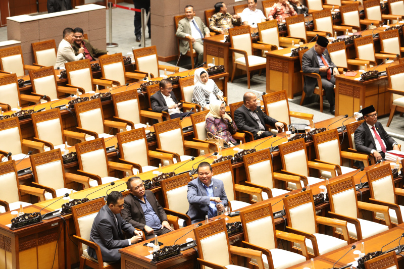 DPR RI gelar Rapat Paripurna membahas penyampaian pandangan Fraksi atas Kerangka Ekonomi dan Kebijakan Fiskal RAPBN 2025 (Ashar/SinPo.id)