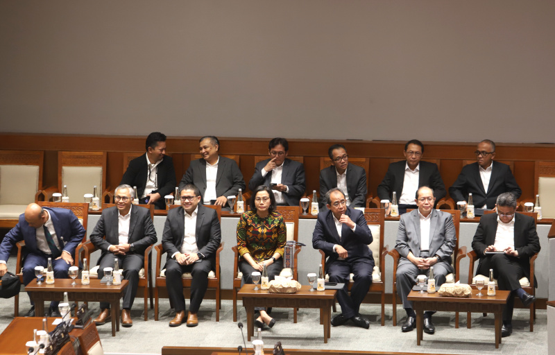 DPR RI gelar Rapat Paripurna membahas penyampaian pandangan Fraksi atas Kerangka Ekonomi dan Kebijakan Fiskal RAPBN 2025 (Ashar/SinPo.id)