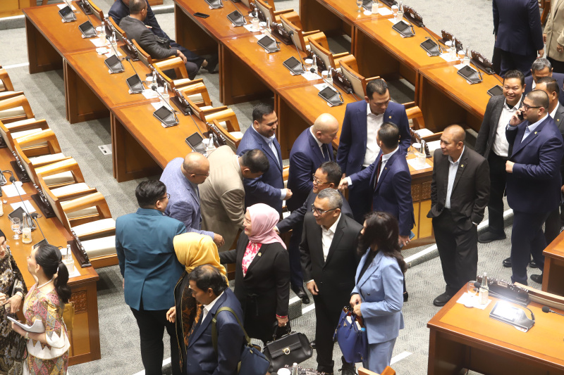 DPR menggelar Rapat Paripurna pembukaan persidangan IV tahun sidang 2024-2025 dan mengapresiasi pemerintahan Prabowo yang sangat responsif dalam mengambil kebijakan (Ashar/SinPo.id)