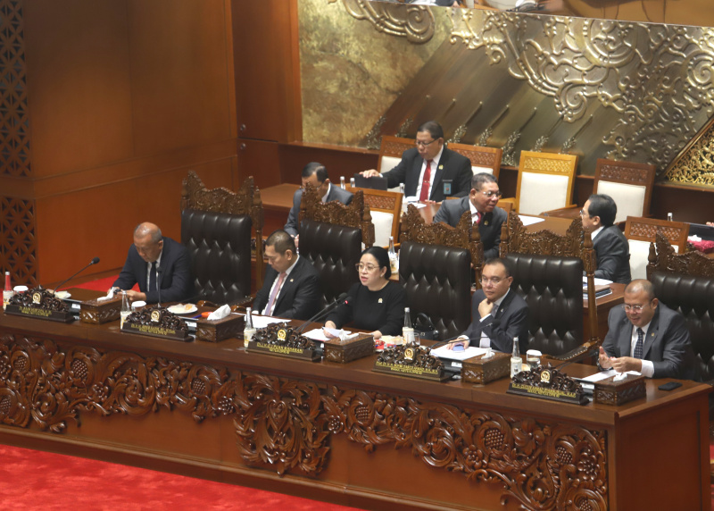 DPR menggelar Rapat Paripurna pembukaan persidangan IV tahun sidang 2024-2025 dan mengapresiasi pemerintahan Prabowo yang sangat responsif dalam mengambil kebijakan (Ashar/SinPo.id)