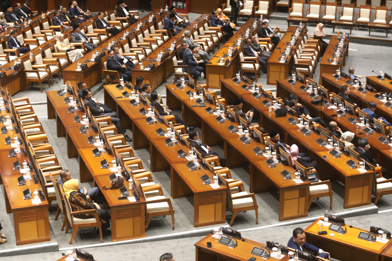DPR menggelar Rapat Paripurna pembukaan persidangan IV tahun sidang 2024-2025 dan mengapresiasi pemerintahan Prabowo yang sangat responsif dalam mengambil kebijakan (Ashar/SinPo.id)