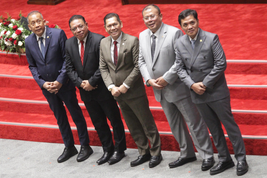 DPR Sahkan Inosentius Samsul sebagai Hakim Mahkamah Konstitusi (Ashar/SinPo.id)